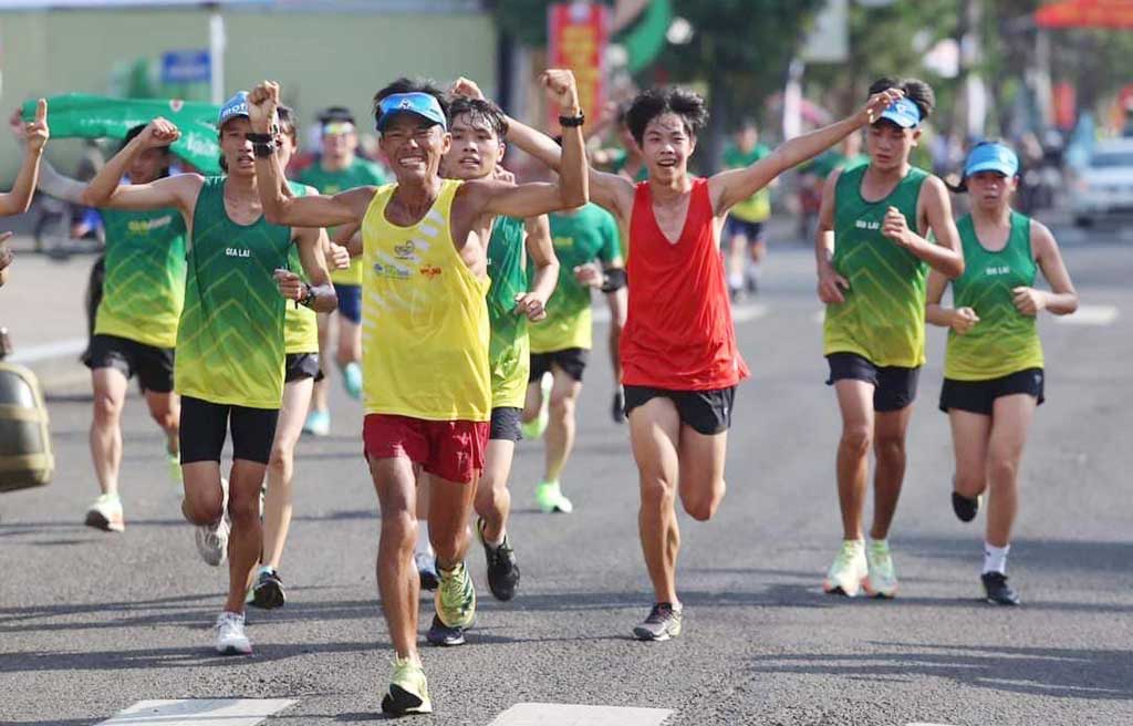 Social running giúp thay đổi thể chất và tinh thần người tập.