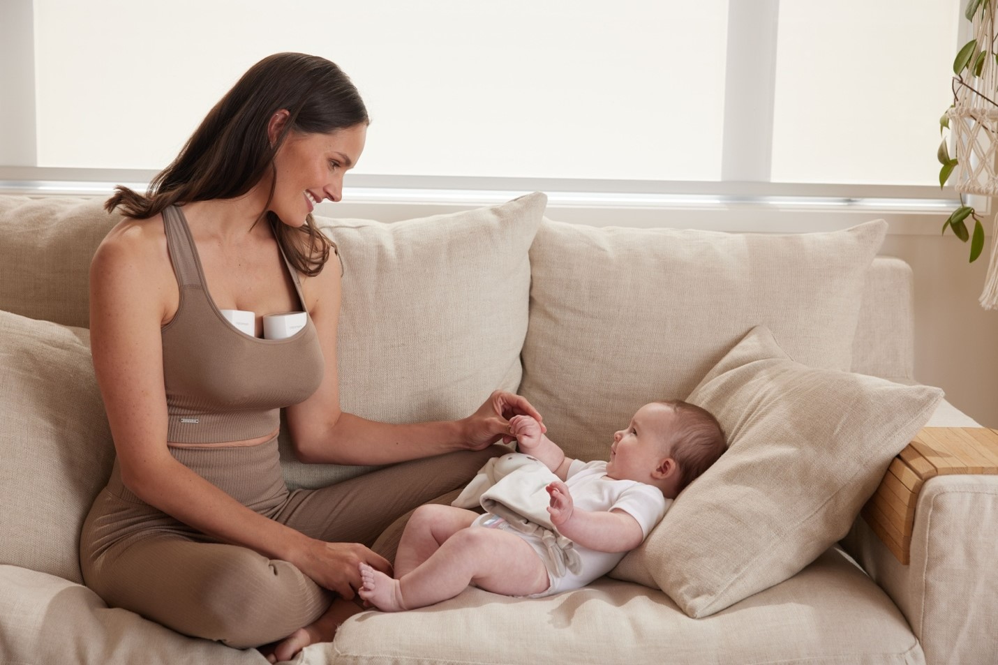 Khi Công Nghệ Kết Nối với Trái Tim Momcozy