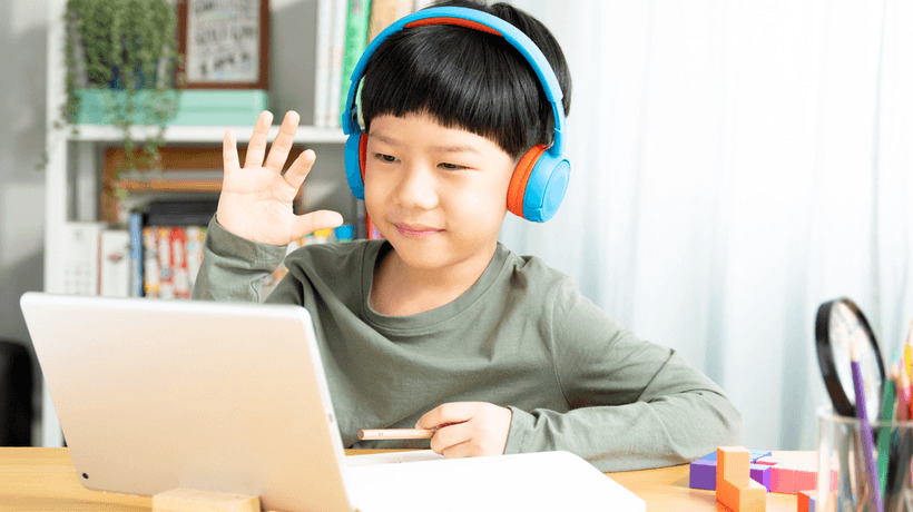 Nhà trường nên tích hợp nội dung kỹ năng số vào các tiết học công nghệ và kỹ năng sống.