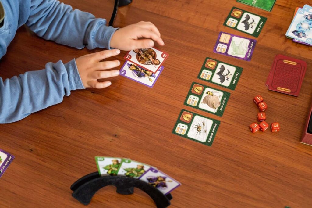 Phụ huynh có thể bắt đầu Gameschooling từ chính những trò chơi sẵn có tại nhà