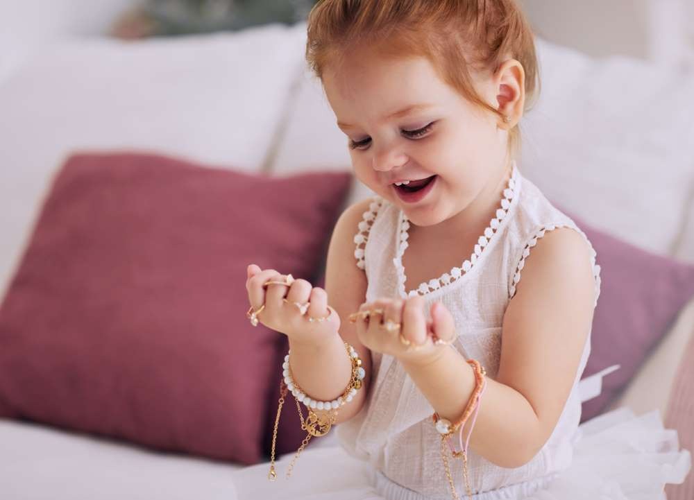 Phụ huynh nên ưu tiên sản phẩm từ các nhà cung cấp có chứng nhận tiêu chuẩn vật liệu y tế