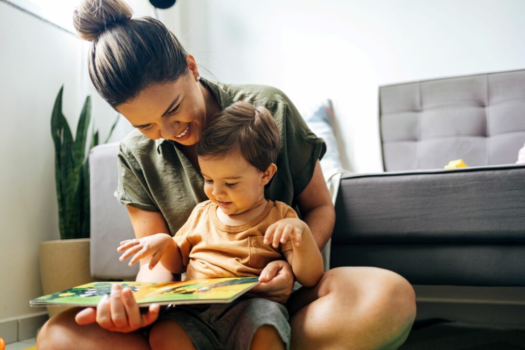 Sự đồng hành kiên nhẫn của phụ huynh vẫn luôn là liều “vắc-xin tinh thần” hiệu quả nhất cho trẻ sau những tháng ngày đầu đời nhiều biến động