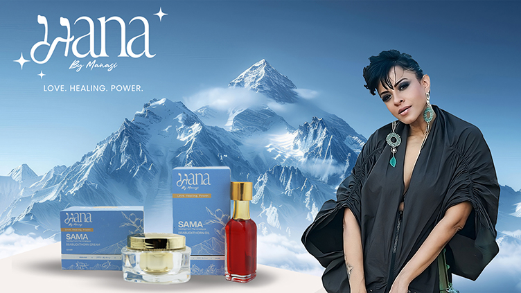 Người sáng lập MANA by Manasi bên khung cảnh núi non Bhutan