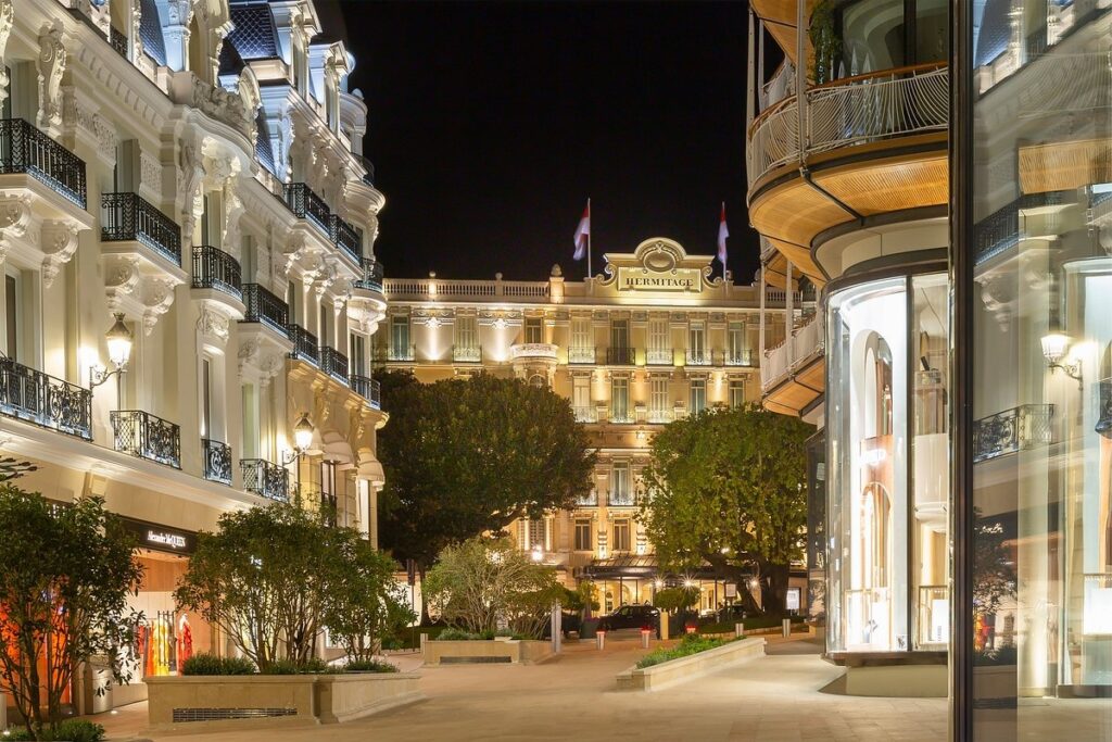Chăm Sóc Da Mùa Xuân Theo Phong Cách Xa Xỉ Tại Monaco