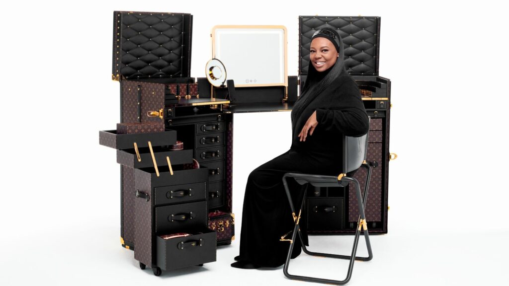“Phù thủy trang điểm” Dame Pat McGrath