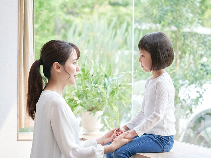 cha mẹ kể chuyện cho con để giúp con học tiếp thu nhanh