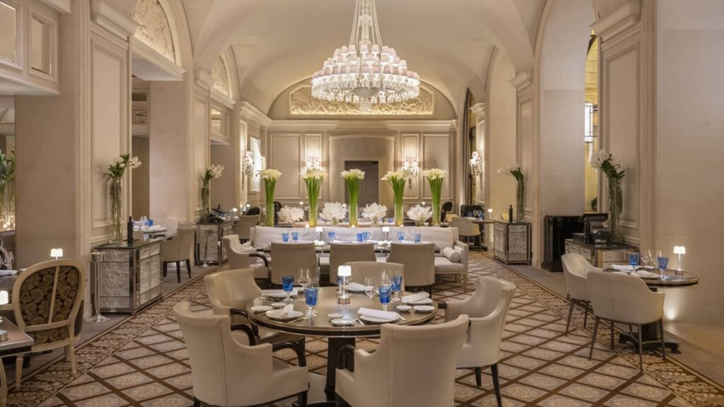 Không gian ngập ánh sáng tự nhiên tại L’Orangerie