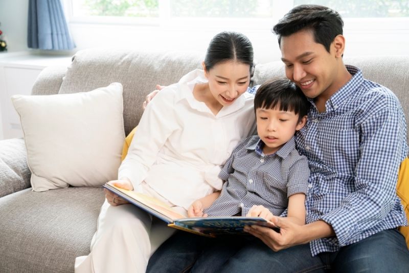 Gia đình cùng đọc sách, hỗ trợ phát triển kỹ năng đọc hiểu của trẻ