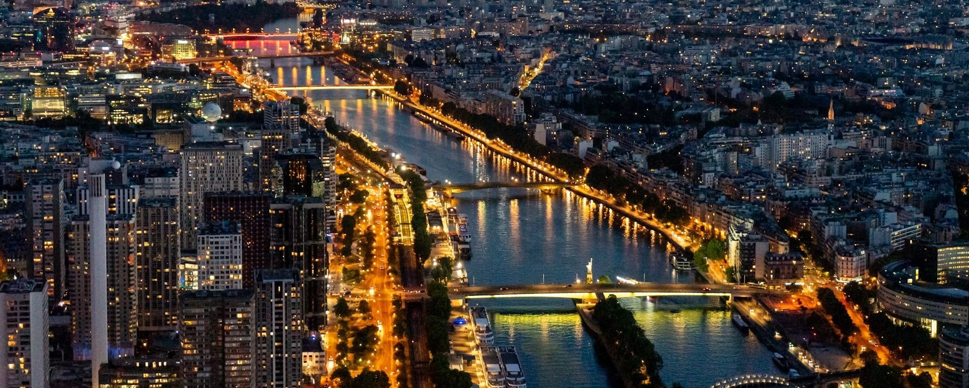 Hành Trình Vị Giác Qua 8 Nhà Hàng Sang Trọng Bậc Nhất Paris
