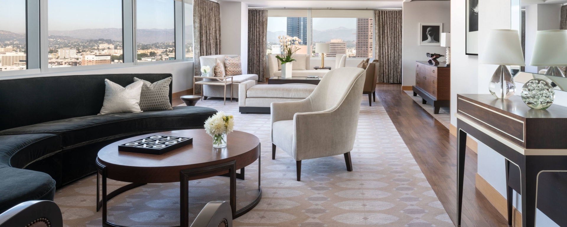 Ritz-Carlton Los Angeles Nâng Niu Làn Da Bạn Cùng “Beauty Fridge”