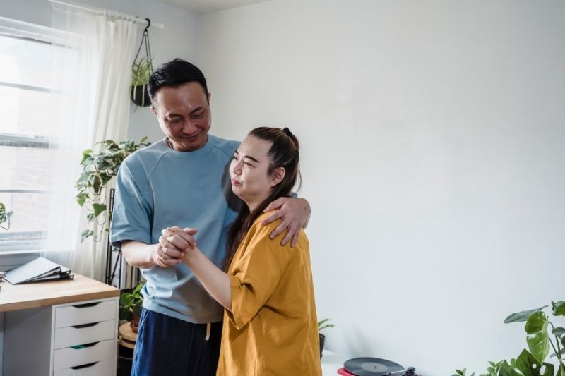 30 Ngày Sống Chậm Để Cha Mẹ Lấy Lại Năng Lượng Và Cảm Hứng