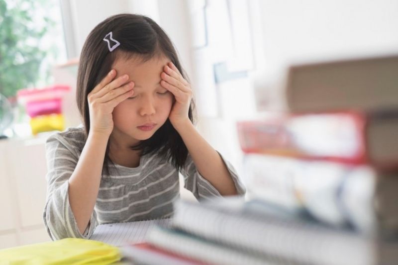 Học sinh tuổi dậy thì lo âu trong lớp học