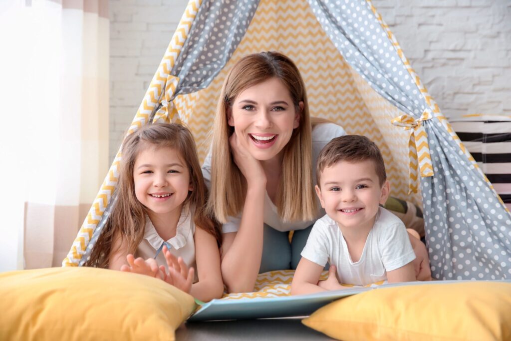 Nanny Cao Cấp Và Nghệ Thuật Chăm Trẻ Trong Những Gia Đình Thượng Lưu
