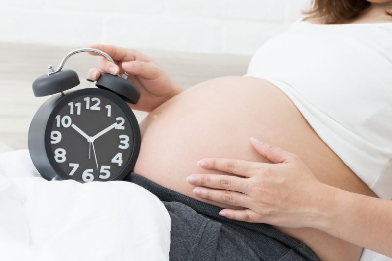 mẹ bầu thai 42 tuần chờ ngày sinh