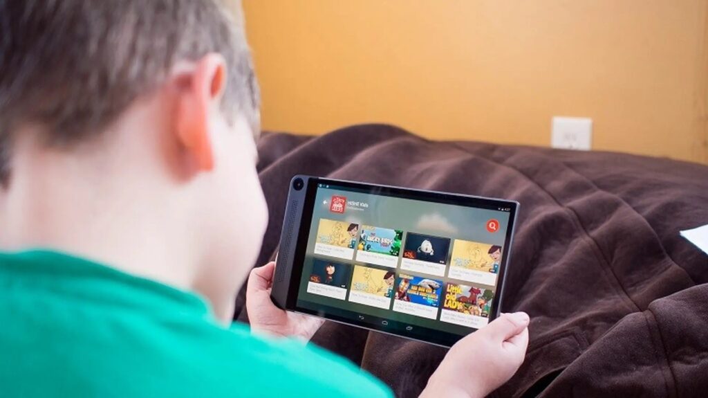 “Đối Phó” Cùng Vấn Nạn Video AI Trên Youtube Kids