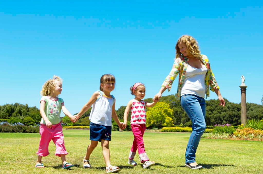 Theme Park Nanny: “Cứu Tinh” Của Những Chuyến Đi Công Viên Giải Trí