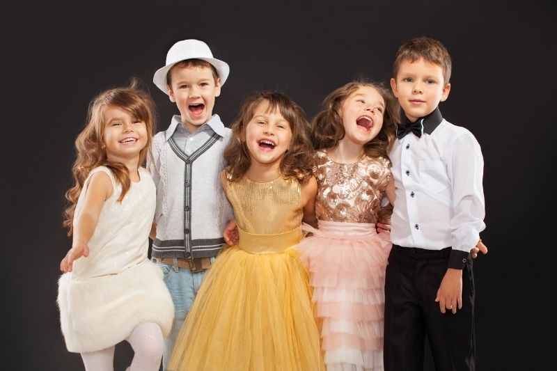 trẻ em học về sáng tạo có trách nhiệm qua công nghệ thời trang 3D.