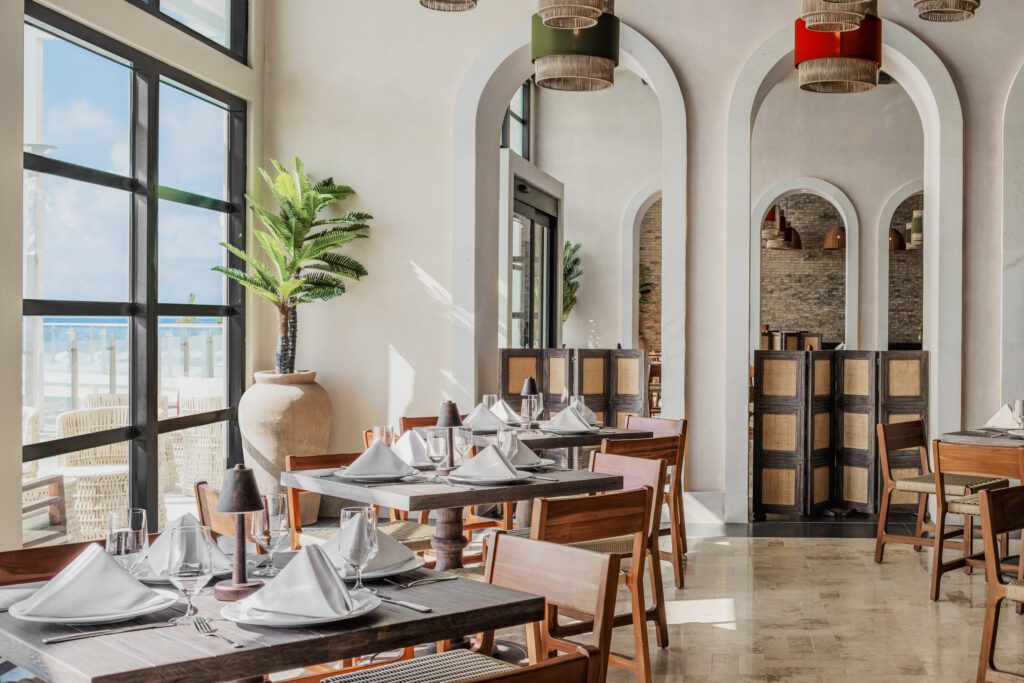 Nhà hàng ẩm thực cao cấp trong AVA Resort Cancun được thiết kế bởi HKB Design.