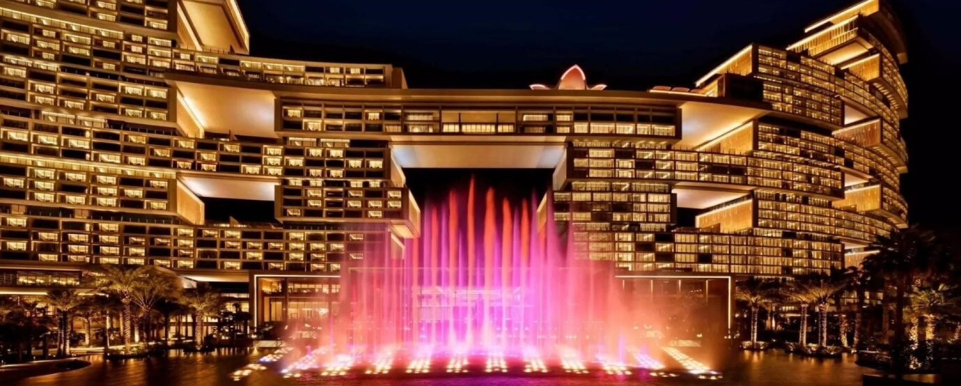 Khách Sạn Xa Xỉ Dubai Giữa Sa Mạc Và Giấc Mơ