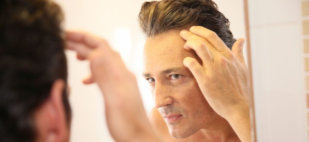 liệu pháp laser phục hồi tóc tại phòng trị liệu thẩm mỹ cao cấp.