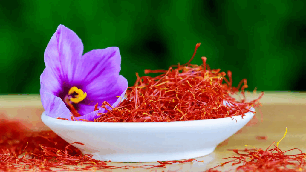 Nhụy hoa nghệ tây - saffron - nổi tiếng với giá trị cao cùng đặc tính chống oxy hóa tuyệt vời