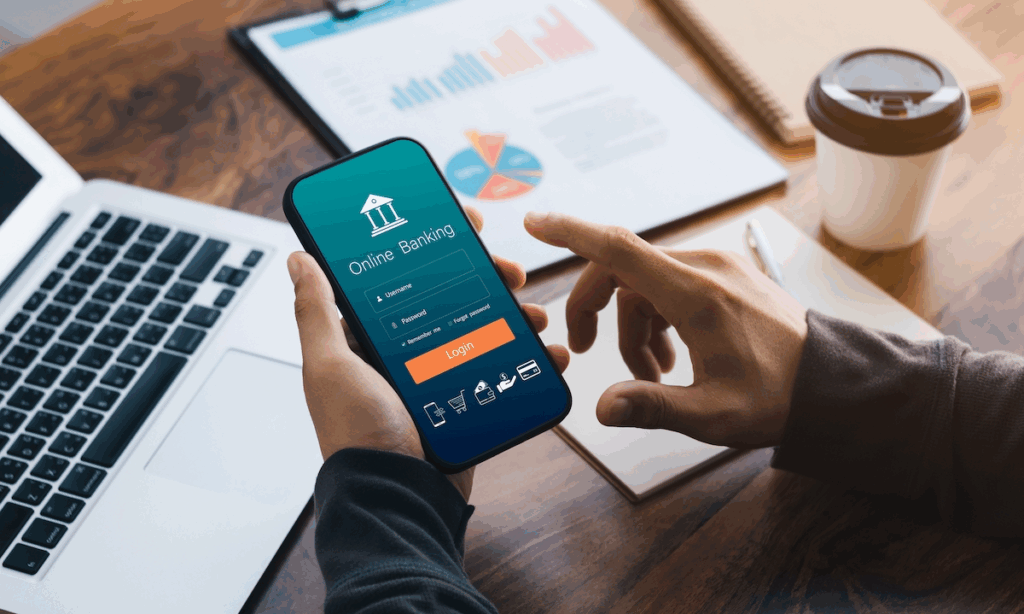 Các ứng dụng ngân hàng số hoặc ví điện tử giúp việc tiết kiệm trở nên đều đặn và dễ dàng hơn