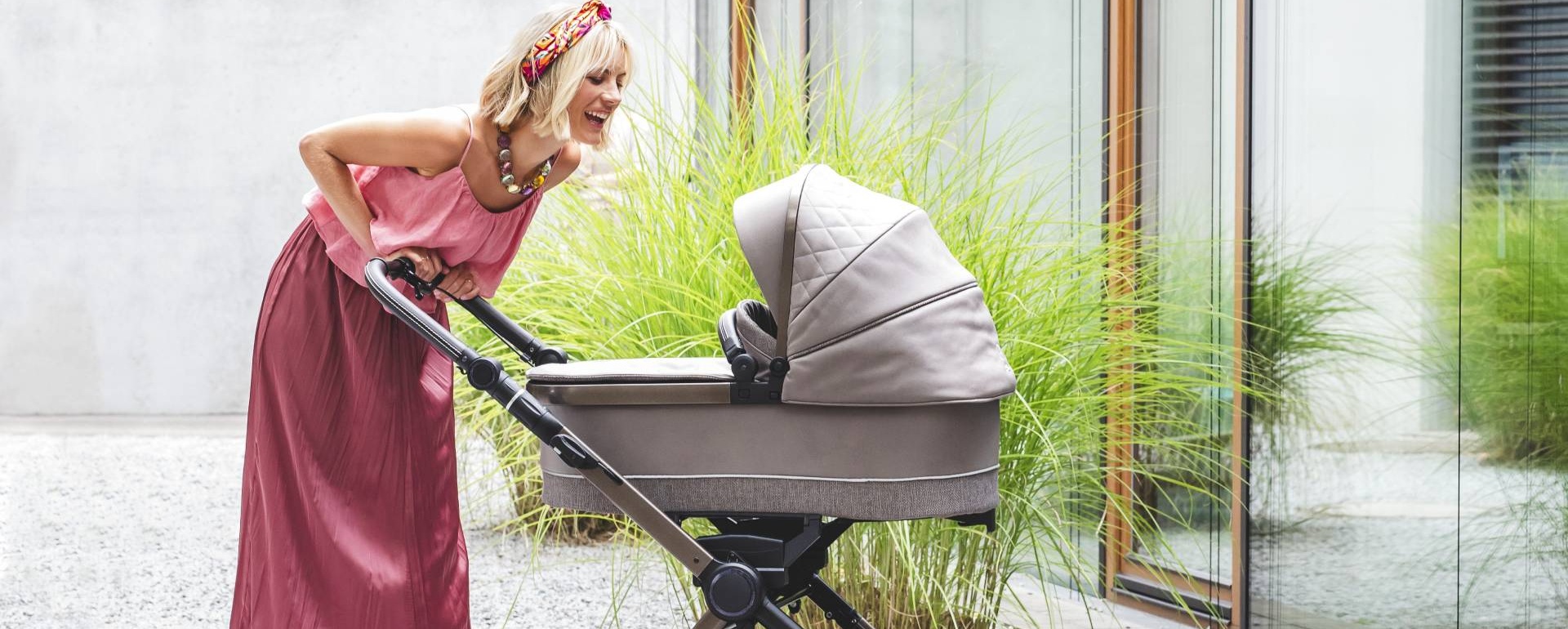 Đồng Hành Bên Bé Những Khoảnh Khắc Đầu Đời