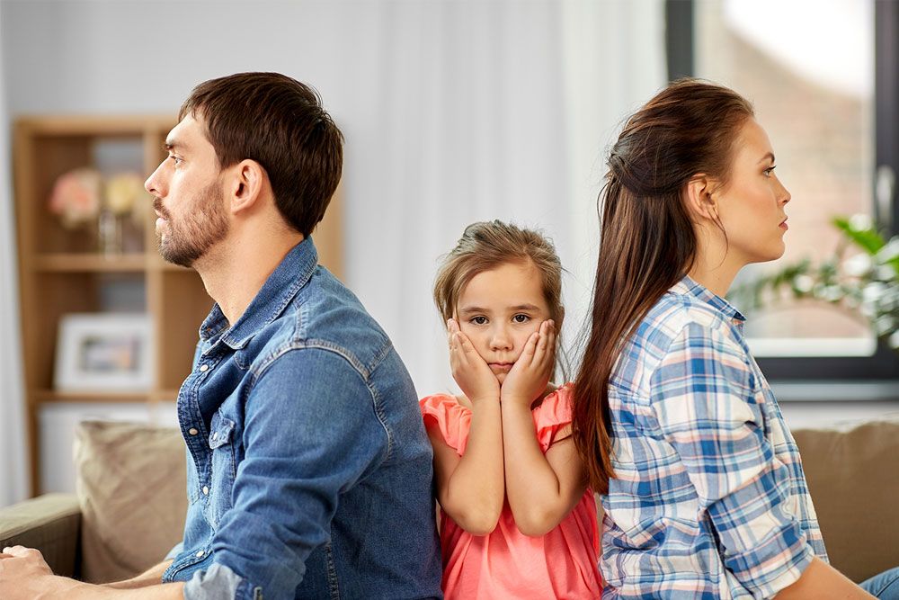 Quyết định duy trì hay chấm dứt một cuộc hôn nhân chưa bao giờ là lựa chọn đơn giản, đặc biệt khi có con nhỏ