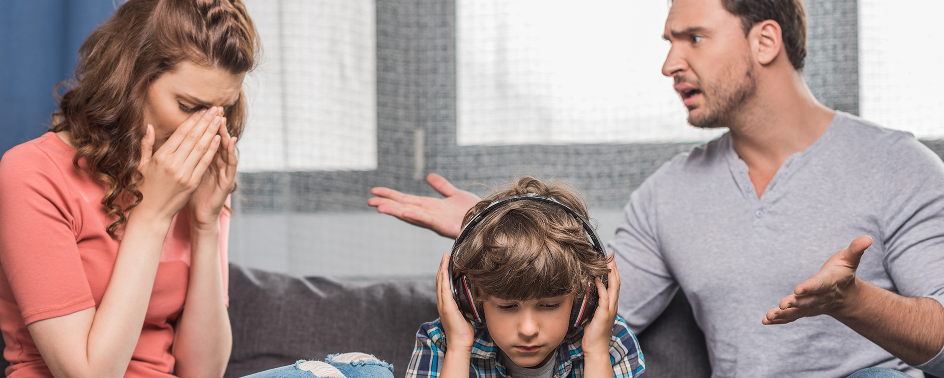 Có Nên Tiếp Tục Vì Con?