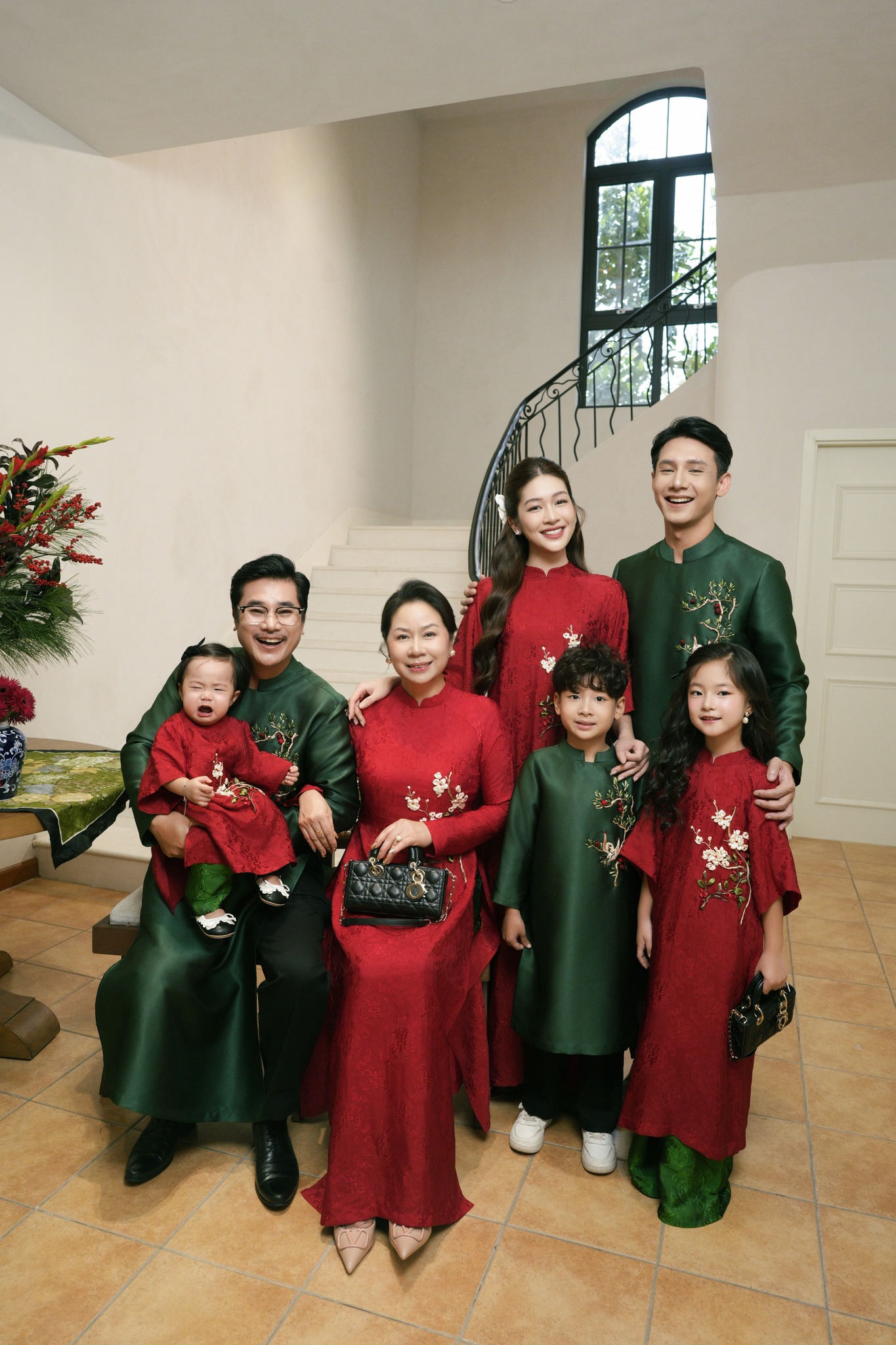 Chất liệu gấm, lụa tạo cảm giác sang trọng và dễ chịu