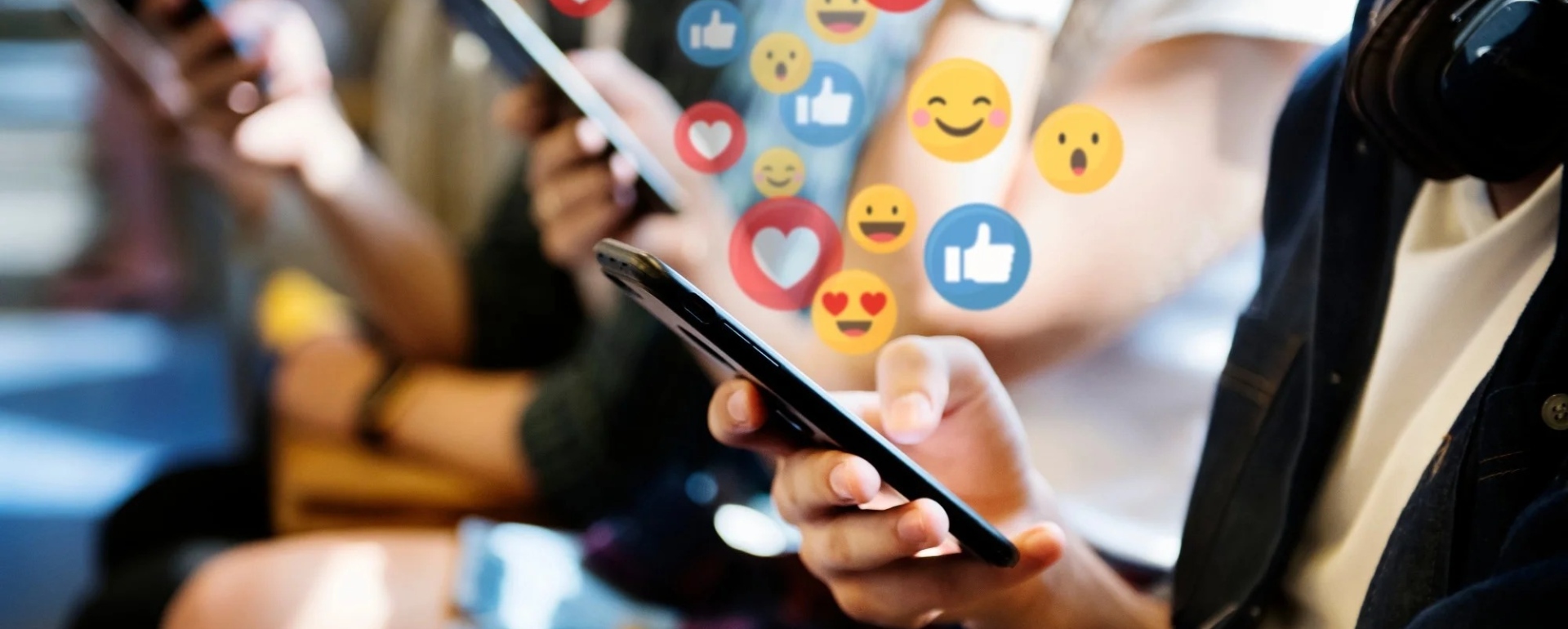 Tuổi Teen Giữa Áp Lực Mạng Xã Hội