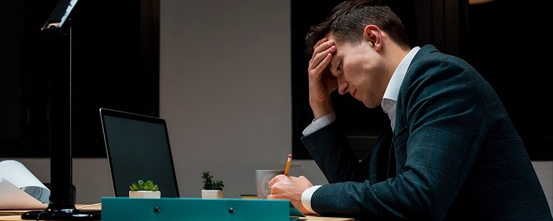 Kiệt Sức Tinh Thần Và Điều Digital Detox Không Thể Chữa