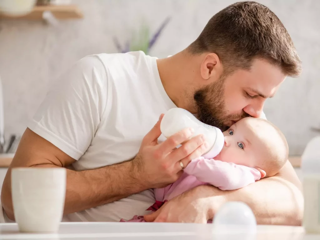 Bố mẹ trẻ cũng cần điều chỉnh ngân sách để đáp ứng nhu cầu ăn uống của thành viên mới