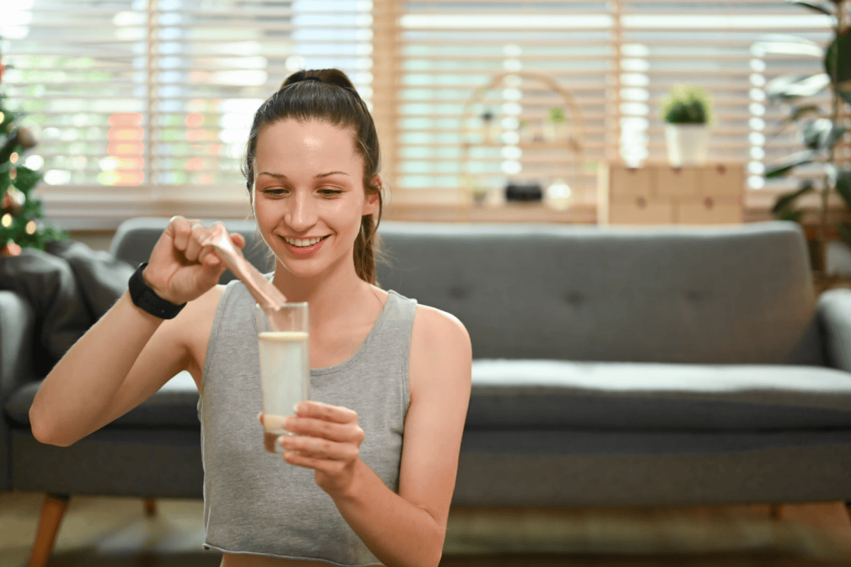 Kết hợp collagen với thực phẩm giàu vitamin C như cam, dâu hay ớt chuông để hỗ trợ quá trình tổng hợp tự nhiên của cơ thể