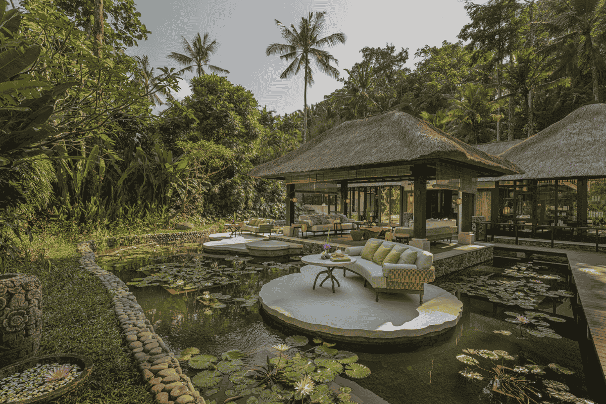 Ayung Terrace và Jati Bar cũng bước vào một diện mạo mới