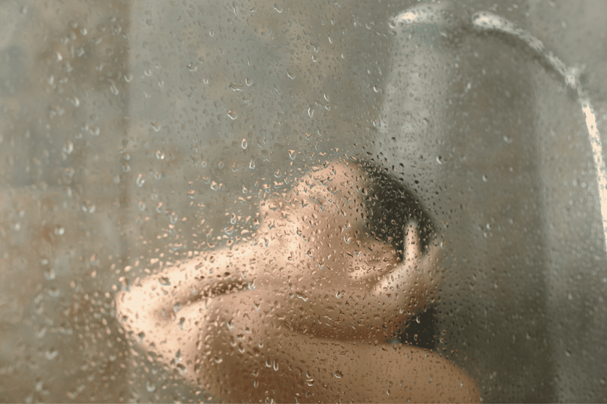 Thời điểm tắm phù hợp phụ thuộc vào môi trường sống, tính chất công việc, mức độ vận động và tình trạng da