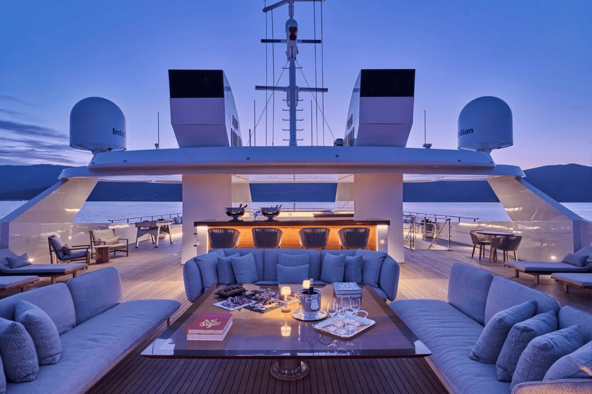 Sau Monaco, The Floating Art Hotel dự kiến tiếp tục hành trình đến Miami, Hong Kong và Abu Dhabi