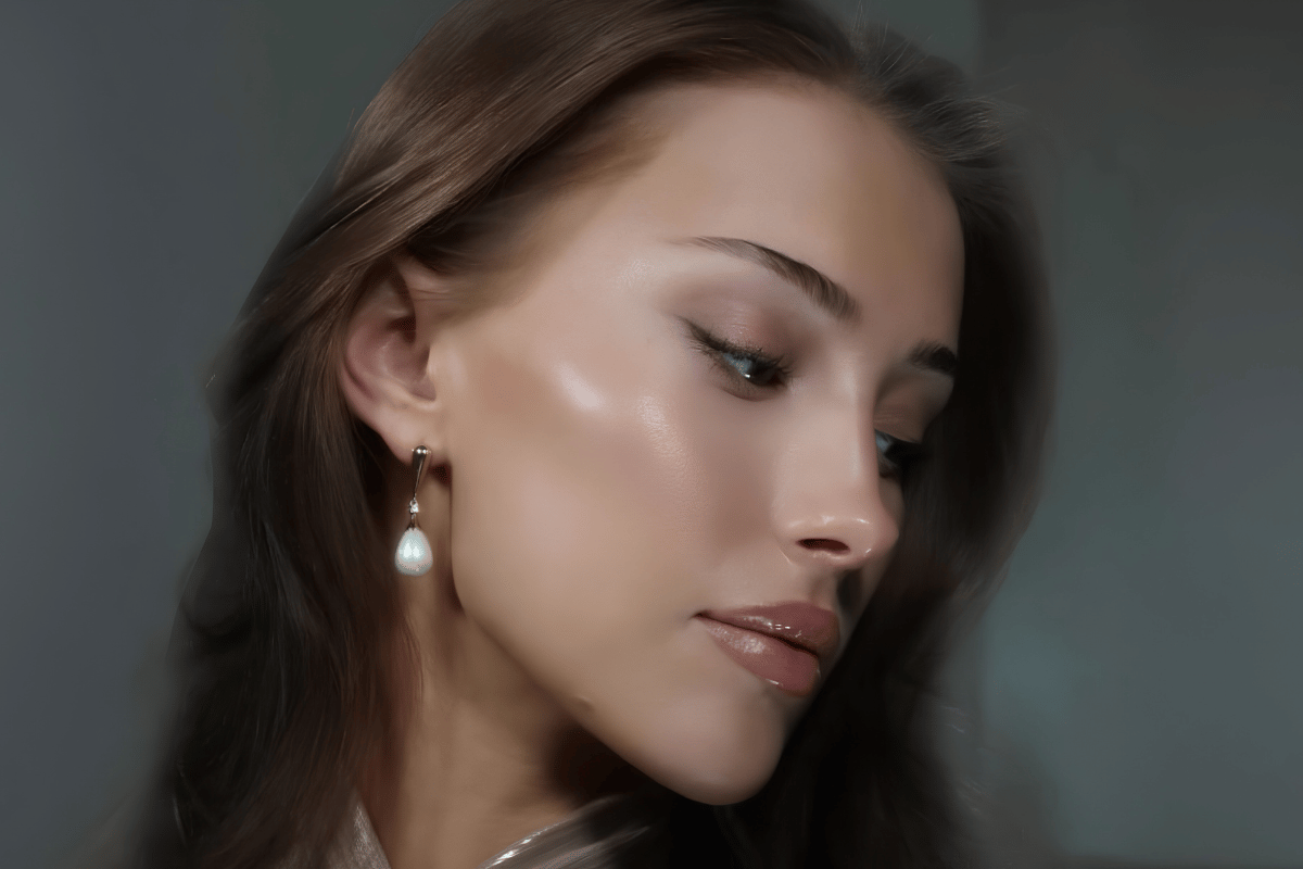 Đối với làn da, nacre kìm hãm sự phá hủy collagen - loại protein giữ vai trò như khung đỡ giúp da săn chắc và đàn hồi